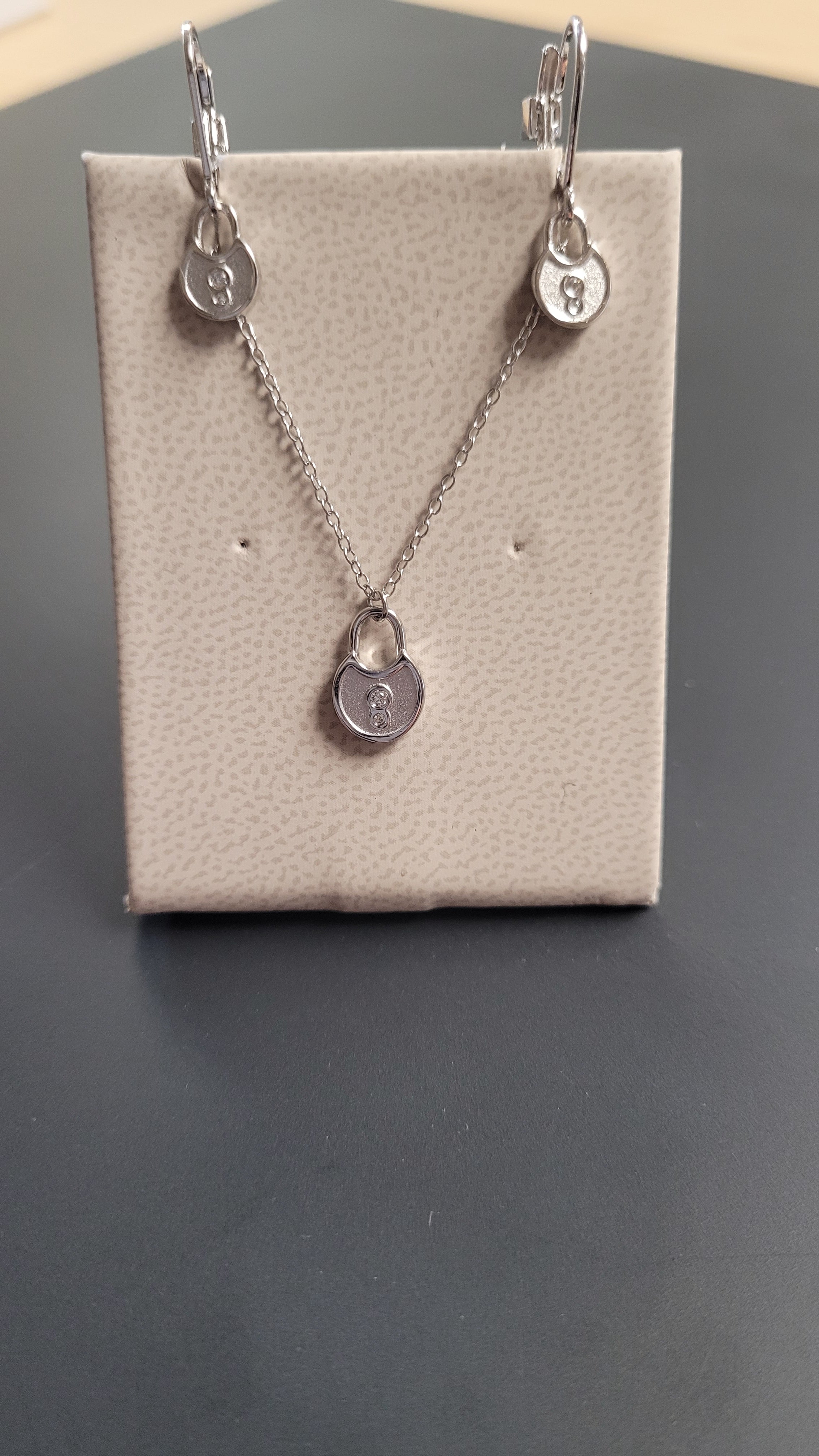 ELLE JEWELERY – Tompkins J